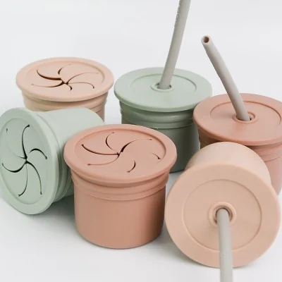 MINIKOIOI SIP+SNACK GOBELET A GOUTER EN SILICONE AVEC 2 COUVERCLES 6M+